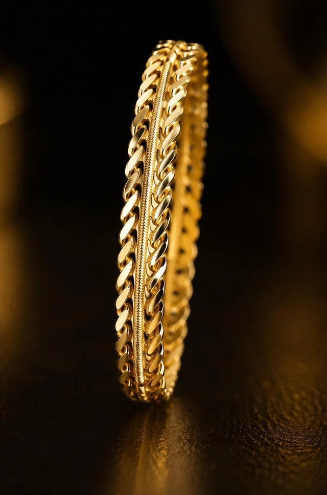 Armreif aus 22 Karat Gold mit Flechtmuster